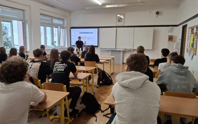 Projekt Nultá hodina autoškoly v kraji oslovil téměř tisíc středoškoláků