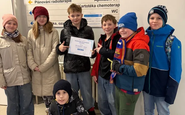 Krásné gesto dětí ze ZŠ Ještědská. Uspořádaly sbírku, výtěžek darovaly liberecké onkologii