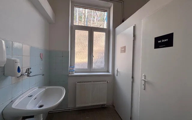 Sprcha, trocha jídla, oblečení a lékařská pomoc. Liberec má nové centrum pomoci bezdomovcům