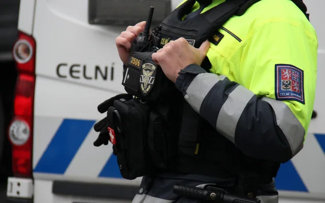 Celníci na severovýchodě Čech loni zajistili miliony nelegálních výrobků
