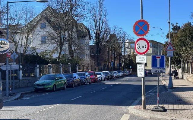 Liberecká únikovka začala. Řidiči hledají, kudy mohou projet