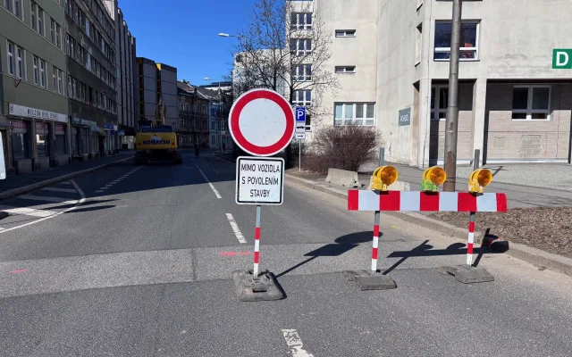 Liberecká únikovka začala. Řidiči hledají, kudy mohou projet