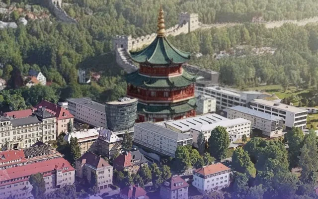 Labubu v zoo, fantaskní budovy univerzity nebo odstřelovači v Mimoni. Apríl v kraji se povedl