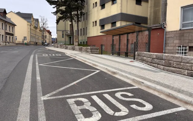 Zhotovitel včas nedodělal zastávku u nemocnice v Liberci. Stavbu teď dokončí město