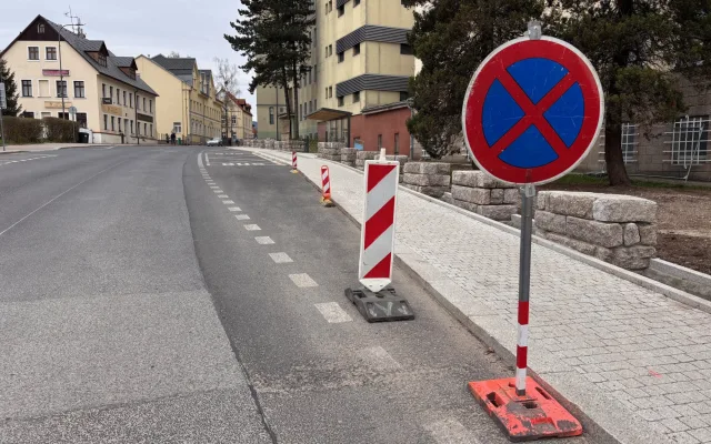 Zhotovitel včas nedodělal zastávku u nemocnice v Liberci. Stavbu teď dokončí město