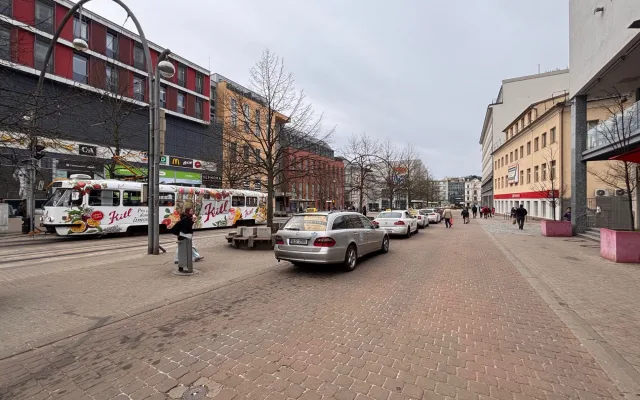 Stanoviště taxi u terminálu MHD zmizí, rozhodnutí města nezměnila ani petice