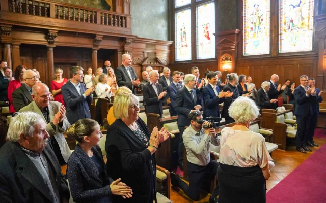 Medaile Liberce pro historičku Kateřinu Portmann. Podobné předání obřadní síň nepamatuje