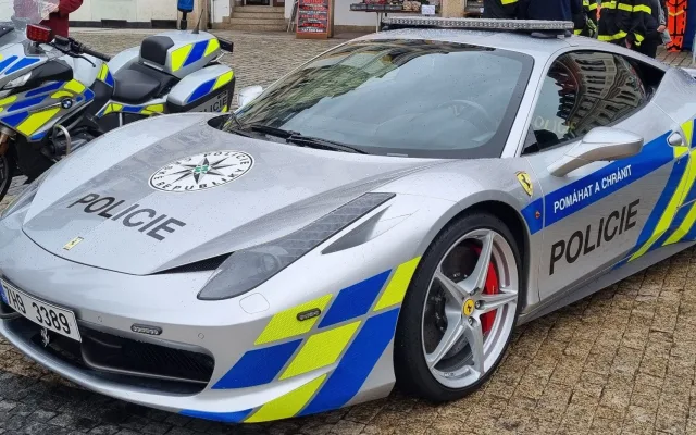U liberecké radnice se dnes představí policie a další složky IZS, připraveny jsou i poutavé ukázky