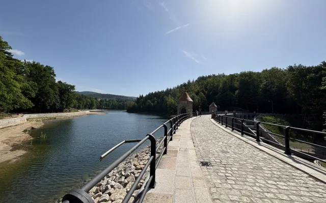 Konečně. Hráz liberecké přehrady je po rekonstrukci znovu přístupná veřejnosti