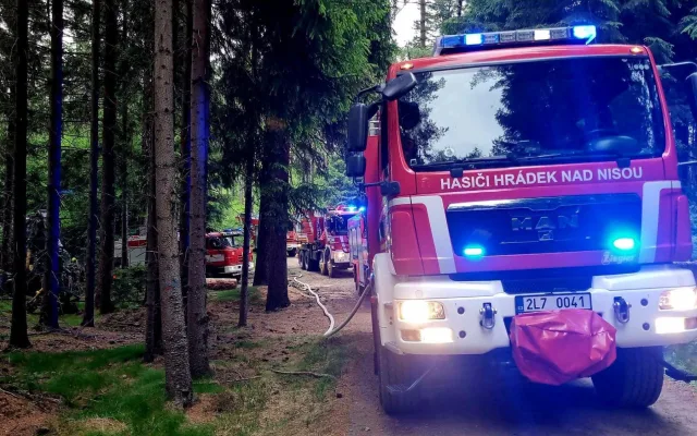 Další požár lesa. Tentokrát hořel v neděli večer u Hrádku nad Nisou