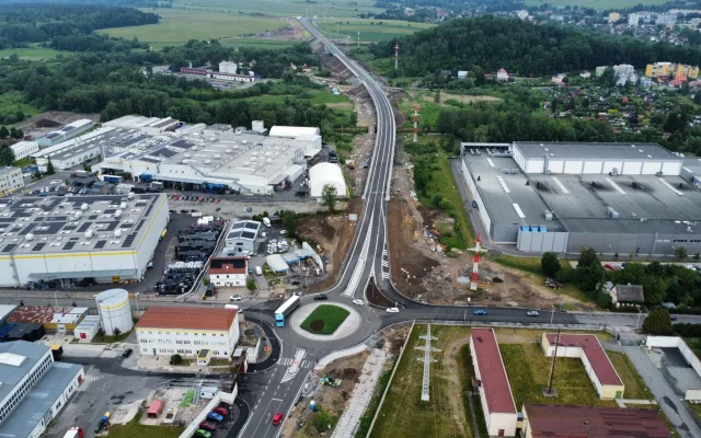 Střední část obchvatu České Lípy je hotová, z města odvede část tranzitní dopravy
