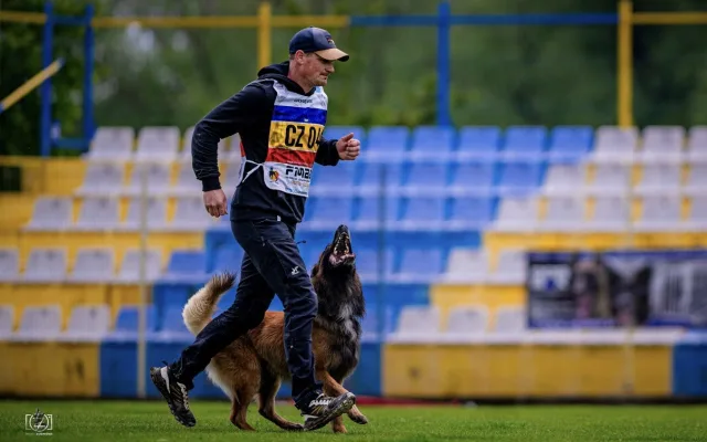 Světový úspěch: Liberecký policejní psovod bral se svým psem Alligatorem bronz z MS