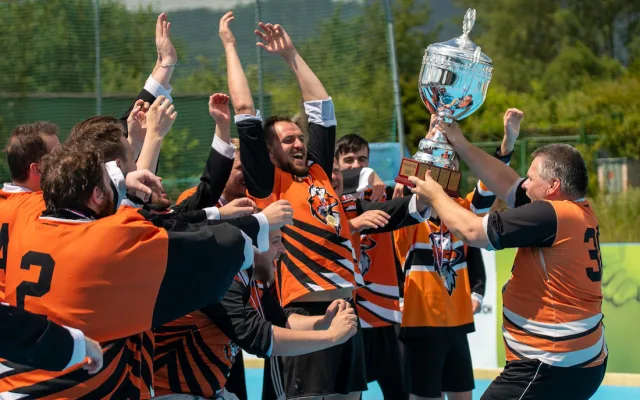 Třicet let hokejbalu v Liberci: Od Glorie po Lišky