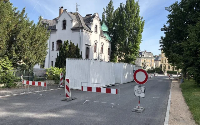 Rekonstrukce Vítězné finišuje, kvůli pokládce finálního asfaltu je znovu pro dopravu uzavřena