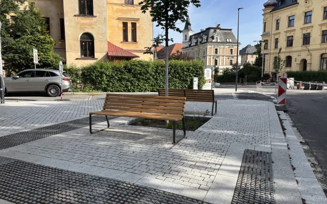 Rekonstrukce Vítězné finišuje, kvůli pokládce finálního asfaltu je znovu pro dopravu uzavřena