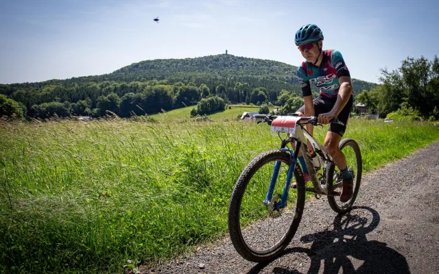Malevil Cup startuje: téměř tisíc bikerů z jedenácti zemí míří do Lužických hor