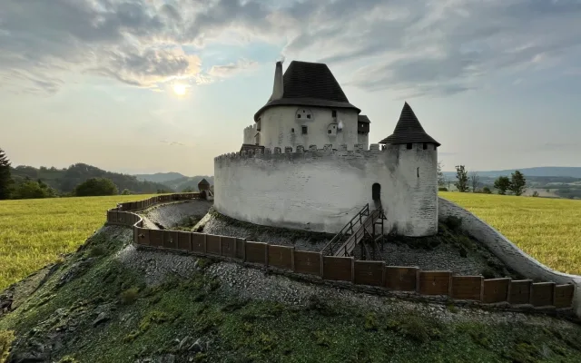 Severočeské muzeum láká na výstavu o hradech, k vidění bude i šest modelů či obléhací stroj