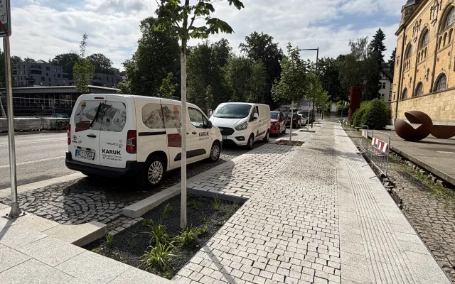 Vítězná ulice v Liberci je průjezdná bez omezení, práce především na přilehlém parku pokračují