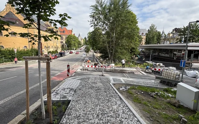 Vítězná ulice v Liberci je průjezdná bez omezení, práce především na přilehlém parku pokračují