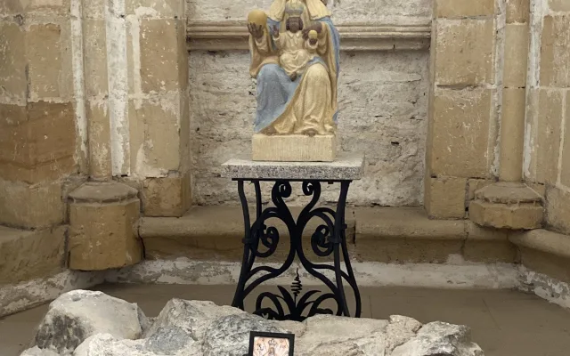 Ozdobou kaple hradu Bezděz bude opět soška slavné Černé madony montserratské. Jde ale o kopii