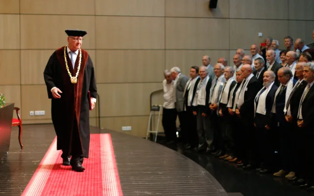 Historicky první zlaté promoce na liberecké univerzitě: Absolventi se vrátili po padesáti letech