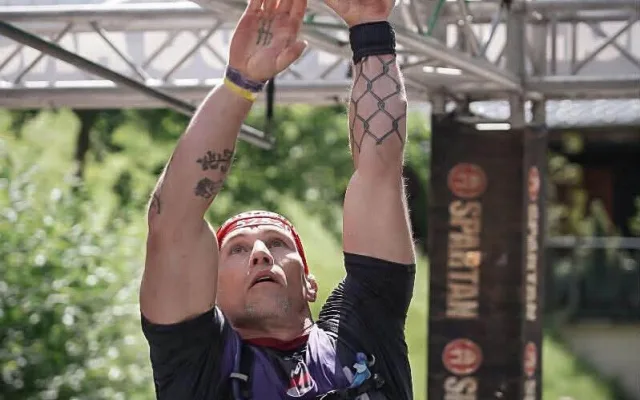 Liberecký voják Pavel Benda je mistrem světa ve Spartan Ultra