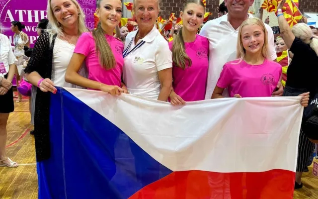 Zlatá tečka za sezónou. Taneční škola ILMA zářila na mistrovství ČR i světa