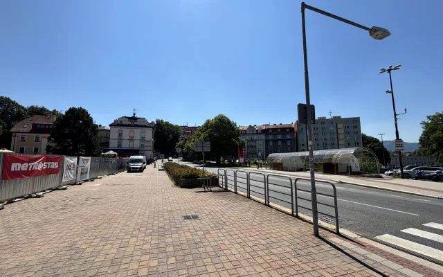 Konec nebezpečným křižovatkám. Liberec zahájil proměnu Tržního náměstí