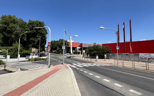 Konec nebezpečným křižovatkám. Liberec zahájil proměnu Tržního náměstí