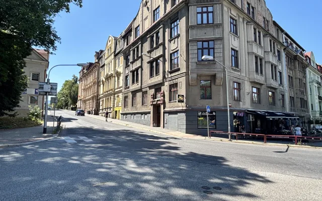 Konec nebezpečným křižovatkám. Liberec zahájil proměnu Tržního náměstí