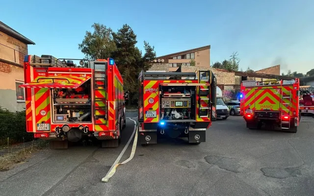 Požár v Hrabačově. Hořelo ve vybydleném hotelu Cedron