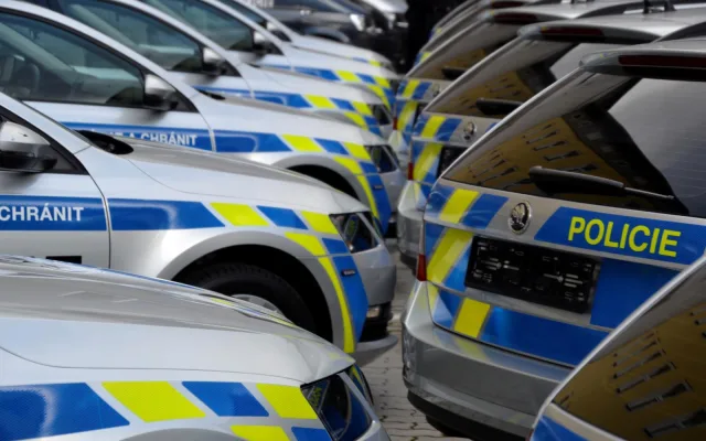 Dvacet nových aut pro policii