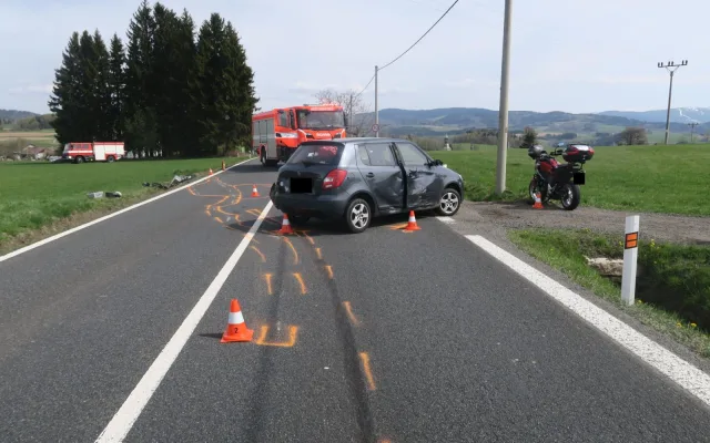 Nehoda motorek u Loužnice