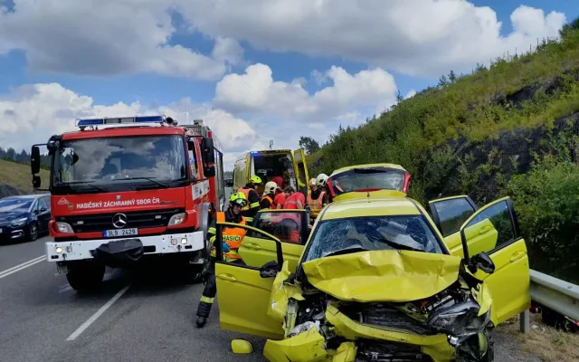 Nehoda na silnici mezi Libercem a Jabloncem