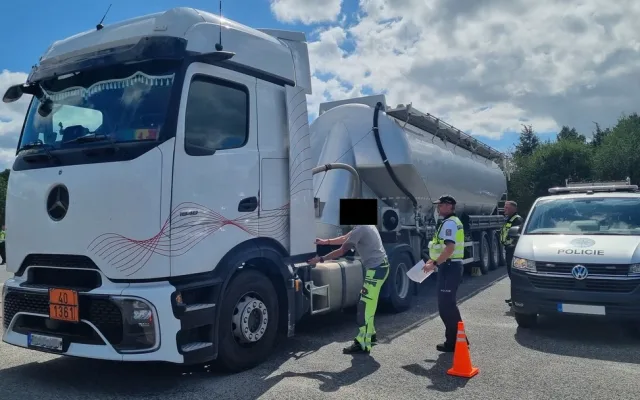 Zátah na kamiony v Liberci: Policisté je prověřili od váhy po tachografy