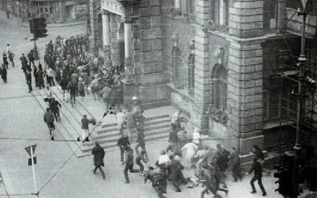 Devět mrtvých, desítky zraněných. Do Liberce před 58 lety přijely sovětské tanky