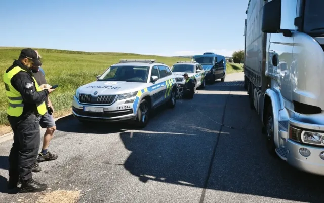 Lovy na nelegální migranty v kraji: Policisté nasadili i detektor srdce