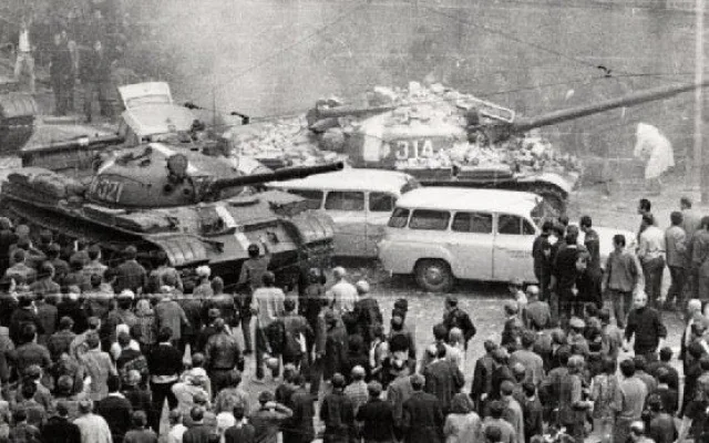 Devět mrtvých, desítky zraněných. Do Liberce před 58 lety přijely sovětské tanky