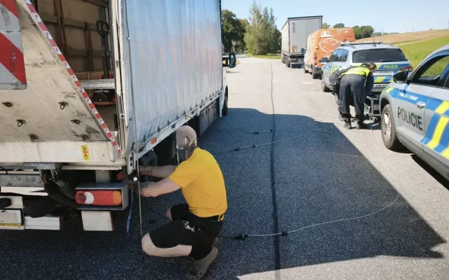 Lovy na nelegální migranty v kraji: Policisté nasadili i detektor srdce