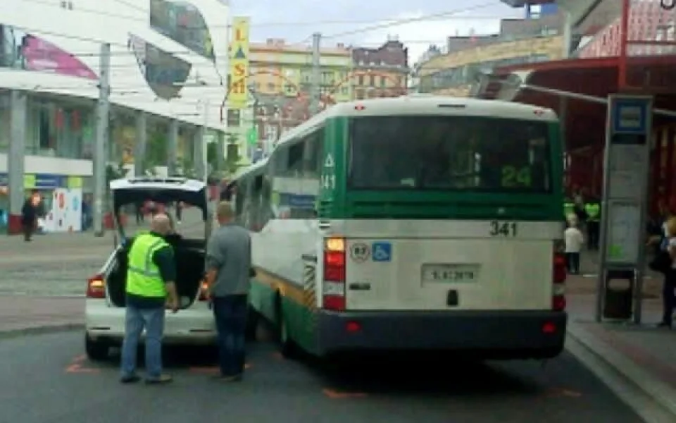 Nehoda autobusu.
