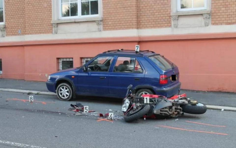 Nehoda motocyklu v Jablonci nad Nisou. Foto: Policie ČR