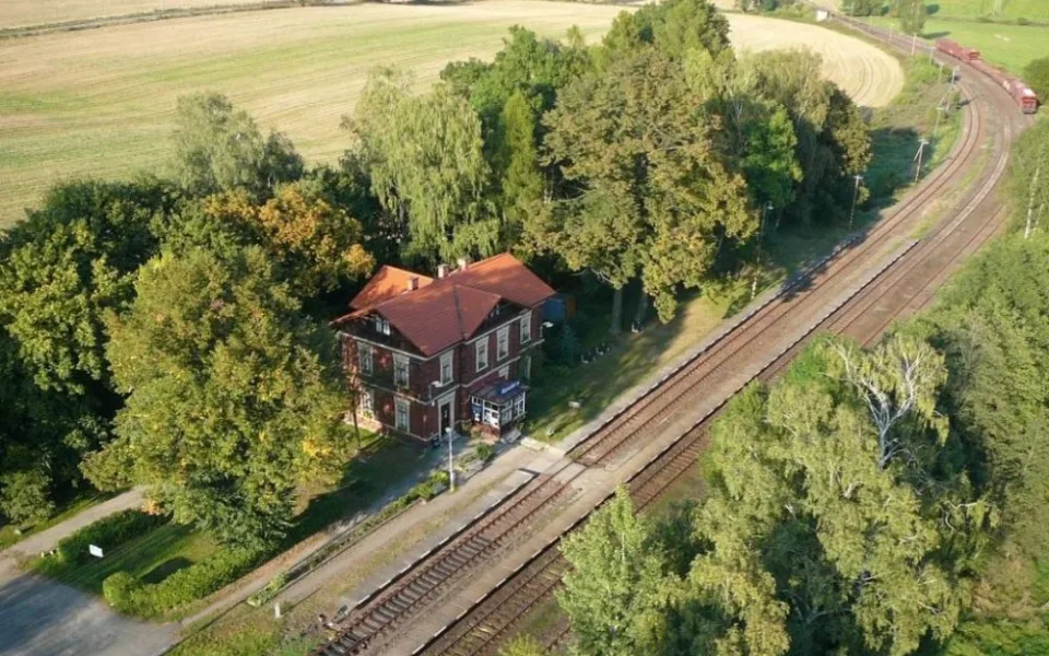 Nádraží z rogala. Foto: LK