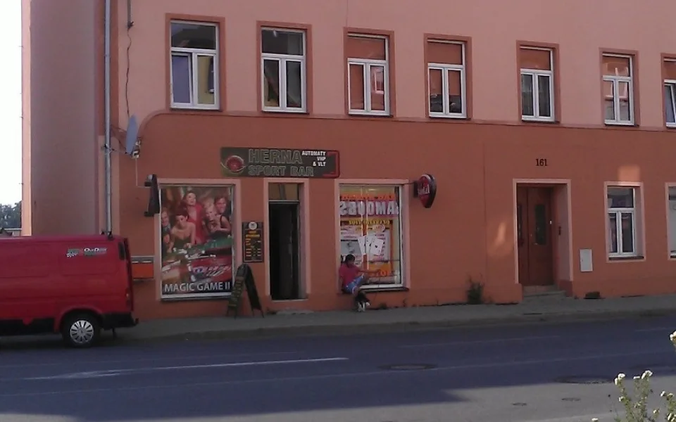 Herny zmizí například z Poštovního náměstí. Foto: Liberecprotihazardu.cz