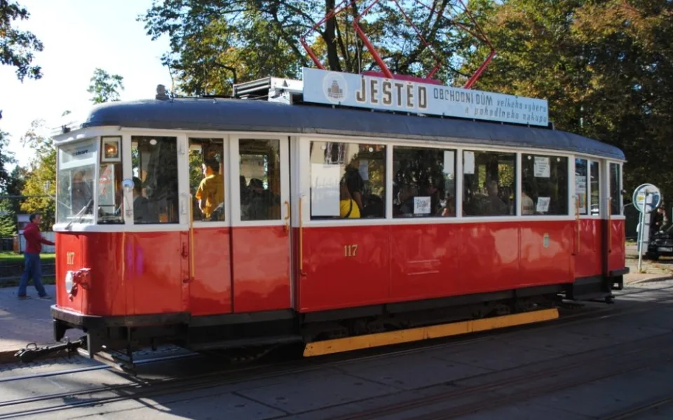 Na Retrodni se můžete svézt i historickou tramvají.