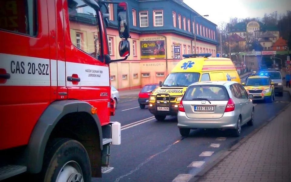 Auto srazilo v Košické ulici chodce