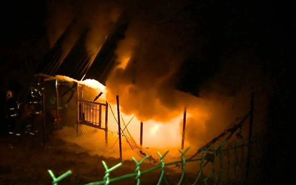 Noční požár na Nové Rudě. Foto: Hasiči Horni Hanychov