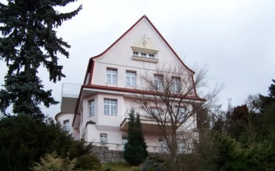 Vila v pohledu od Šafaříkovy ulice. Foto: Liberec-reichenberg.net