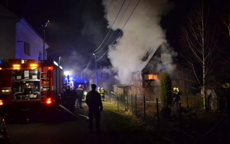 Na Frýdlantsku lehlo popelem stavení plné zvířat. Foto: HZSLK