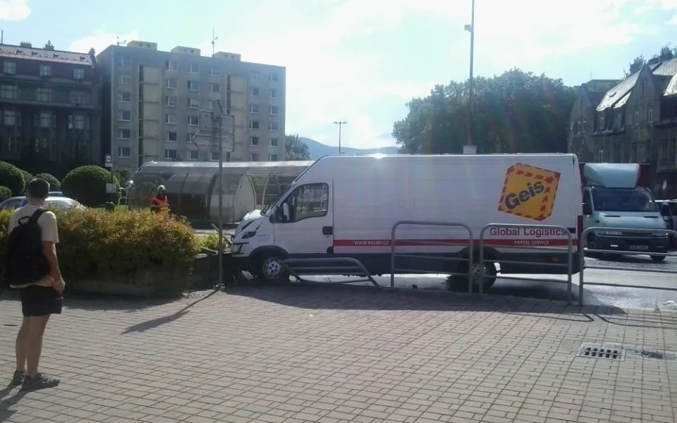 Nehoda si vyžádala dvě zranění