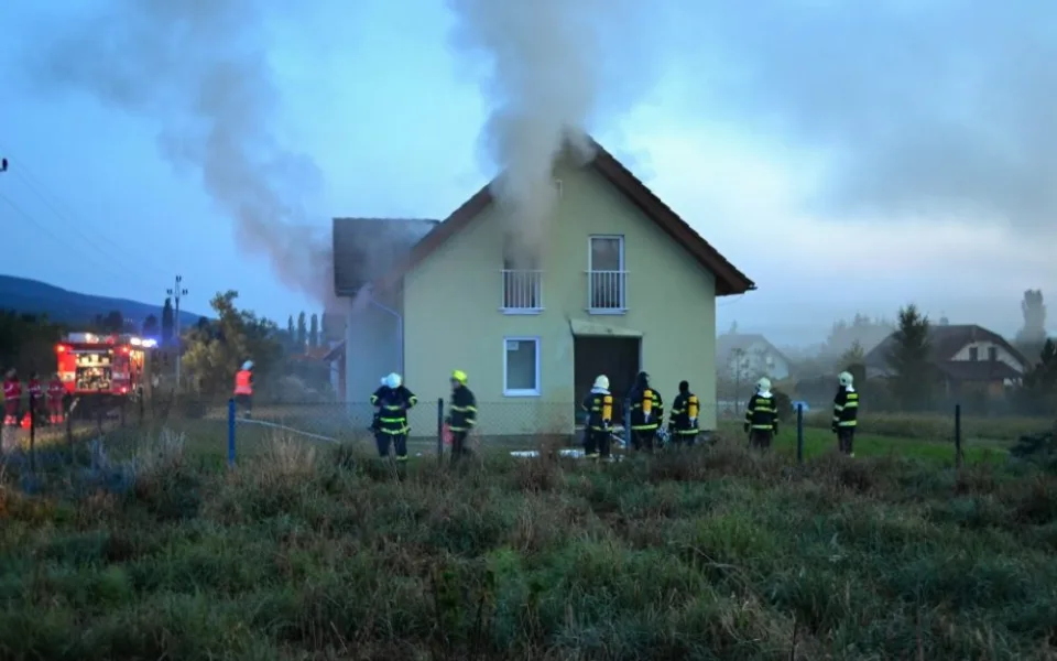 Požár domu Minkovice_01